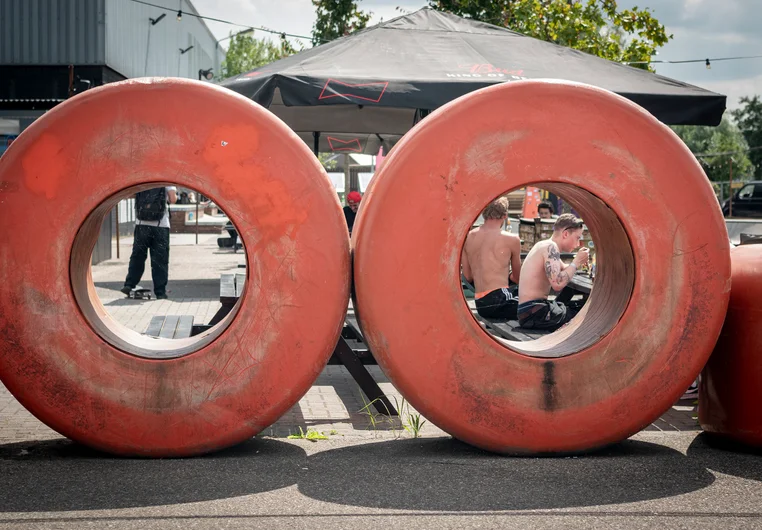Yeah they got fullpipes there, multiples of  ‘em, they’re a lil’ tight, but they got them!

<!--damnambreda22qualifiersphotos-->