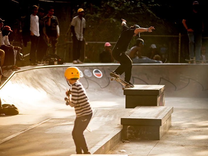 <!--danyc16finals-->


It's that damn kid with the yellow helmet again getting in the way! Niko Howard fights him of with a Front Crook.
