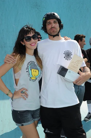 Darren's got a special request for a photo with Andrea.<!-- Tampa Pro 2013 Skateboarding and the After-Party -->