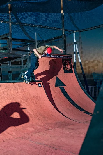 One last kickflip back lip from Marse Farmer. I love this man

<!--floggingmollycruise23-->