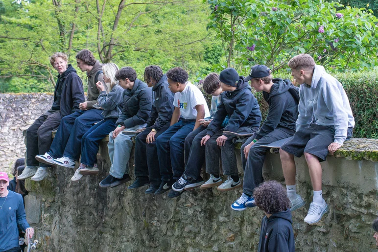 Fully immersed in skateboarding - not a phone in sight.


<!--farnhigh2024-->