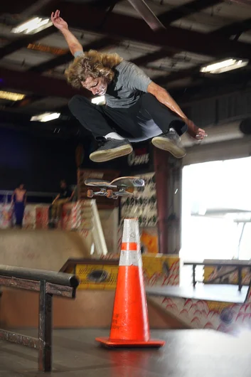 <!--dcssvid-->

Shelby Meyer : Owner of the Best Kickflip in Town


