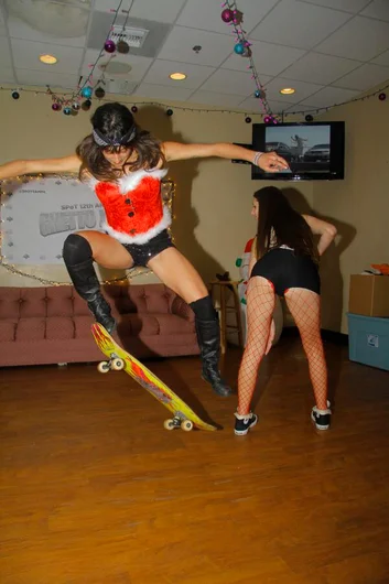 <!-- ghettoxmasthirteen -->

A good ending to the night.