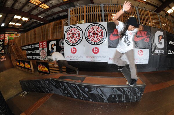 Louie Lopez backside noseblunt sliding