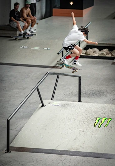 Crowd fave around the world, Ginwoo Onodera catches the flip before putting it to lip

<!--damnambreda22finalsphotos-->