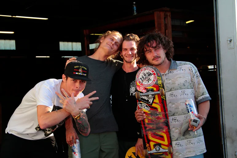 <!--eotmapr16-->
Yonis showed up! Squad photo.