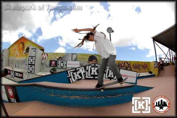 Nyjah Huston - backside 180 nosegrind