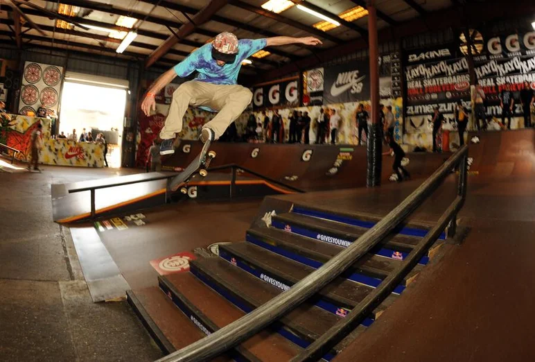 <!-- amdec13fri -->

Brodie Penrod- Switch Tre Bomb.