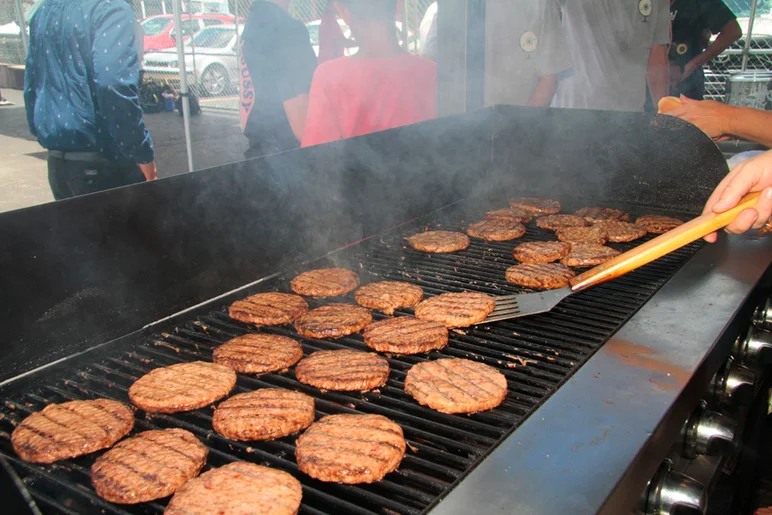 <!--gsd16-->

Free burgers and hot dogs again thanks to DC. How many times can I say it today?