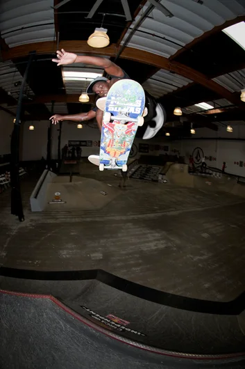 <!--cm151-->

Zion Wright matches the height of the QP with this lofted Ollie.