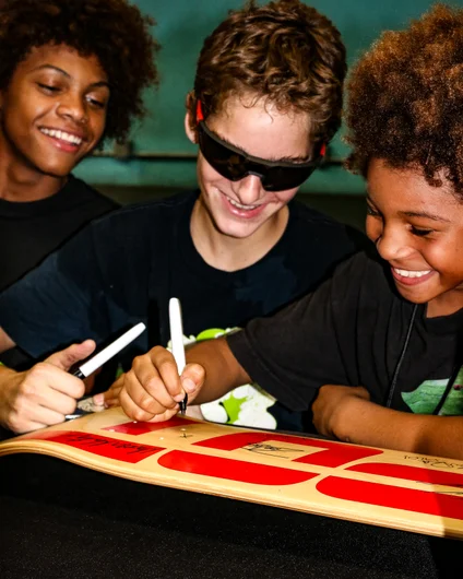 Pretty sure this is Jax’ first autograph signing. He’s got some work to do…



<!--gasgiantsdemo-->