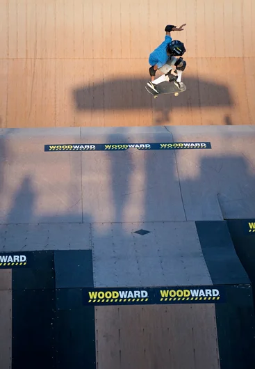 <!--wwpa-fri-->

Asher Bradshaw tweakin and steezin a Backside 360 Melon.