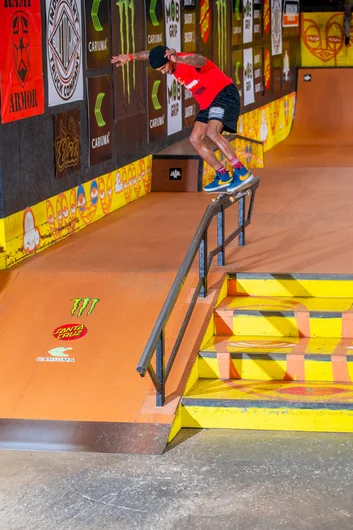 Feeble pop over into the bank from Keanu

<!--TampaAm21Finals-->