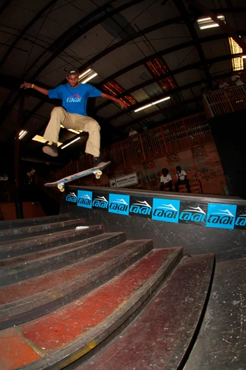 <!--sr15-->

Josh Douglas - Nollie Heel Noseslide.