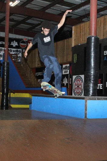 <!--cad16-->
Jyrus Ferguson nollie 180 nosegrind to forward.
