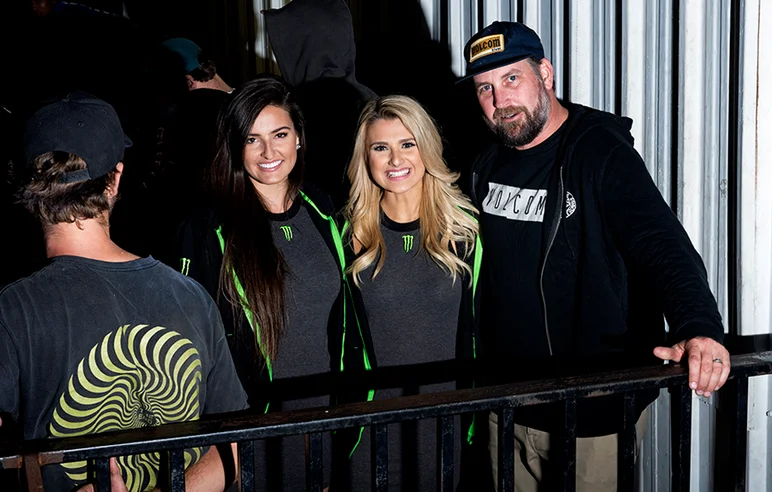 <!--pro17-consjambart-->

SPoT OG Kyle Randall hanging out with the Monster girls.