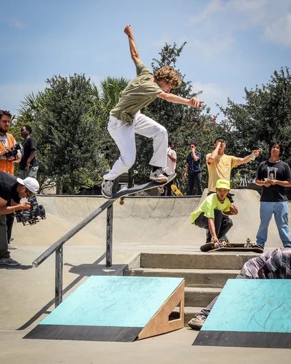 <!--gsd19photos-->

Tyler Wolford shuts down the upstream session with this Back Tail up the Rail.