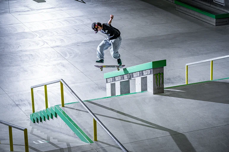 Kairi's signature kickflip backtail never fails him.


<!--damnamjapan2023mensfinals-->