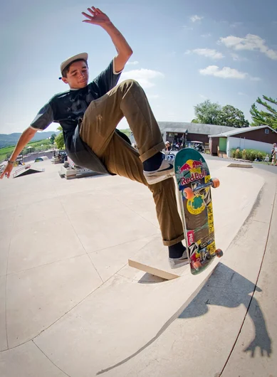 <!--wpa-sat-->

Semi’s breezed by in no time and Finals were the near future,  Alex Midler obliges with a Front Blunt.