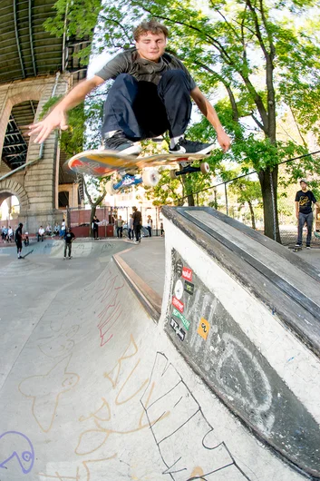<!--danyc15-->

Yoshi Tanenbaum doesn't just later flip huge stairs, he also jumps over hubbies into trannies. What a well rounded young man.