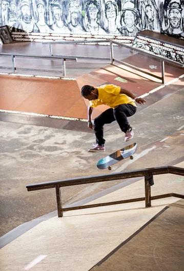 <!--am18qualsphotos-->

Dressed like a bumble bee, Dominick Walker feels the sting with a Kicky Front Nosegrind .
