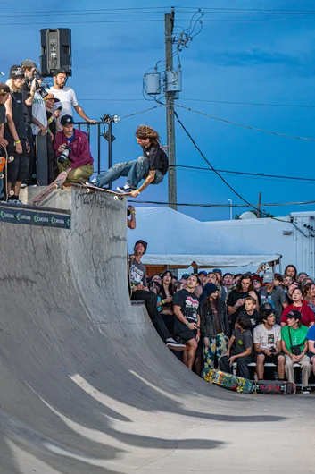 Crailslide on the tombstone from Dylan O'Neal of Virgina Beach

<!--tampapro24concretejam-->