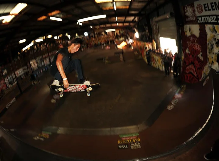 <!-- amdec13sat -->

Donovon Piscopo. Frontside air.