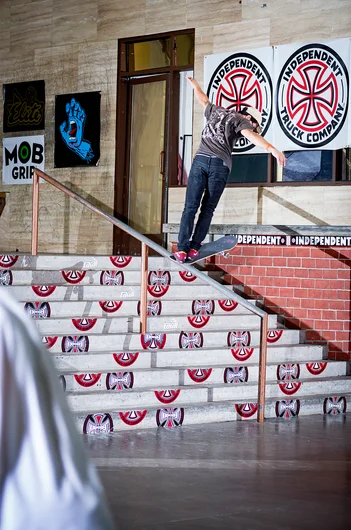 <!--dala19quals-->

Danny Gordon get 5th with his Sig, hang ten Backtail Shuv.
