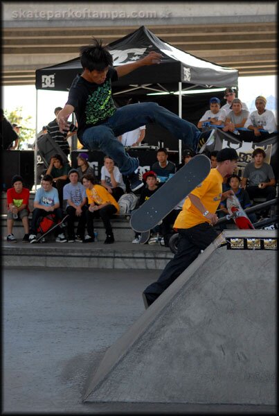 Desmond Hoostie - kickflip fakie