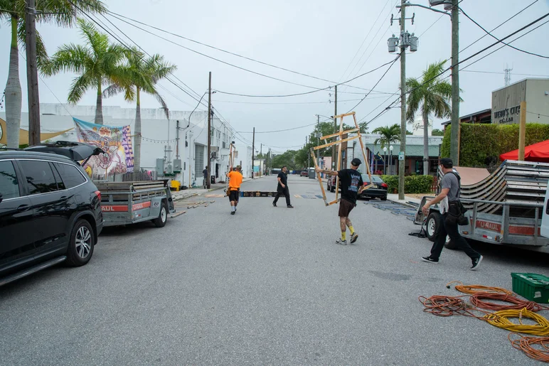 Things started off muggy and cloudy. Rocco and the ramp crew unloaded the trailers to build this ramp rain or shine!
<!--skatingacrossborders2022-->