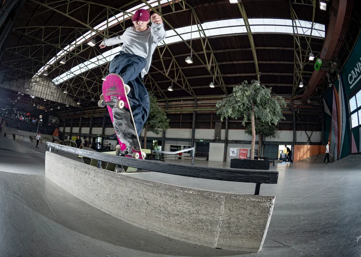 Here is a quick series of Fredrik’s Tangerud’s Bump to bar annihilation, starting with the FS Noseblunt.

<!--damnambreda22practice-->