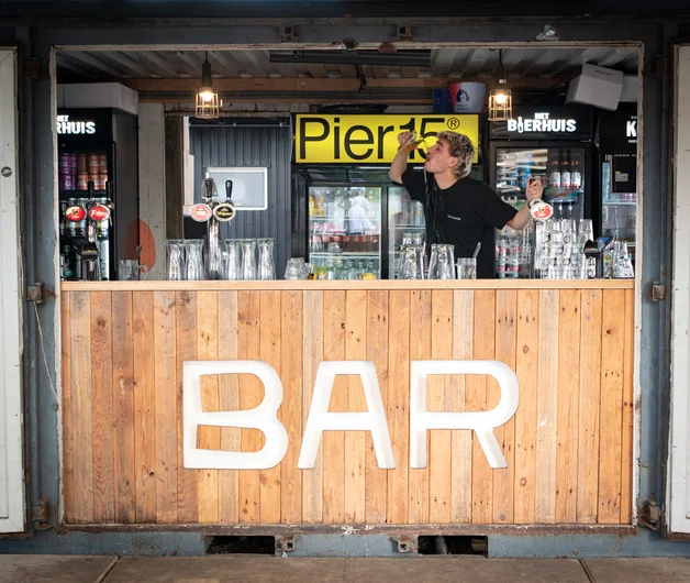 YES! A skatepark with a bar! This is good, this is a great first impression of the amazing compound that The Pier 15 Skatepark is.

<!--damnambreda22practice-->