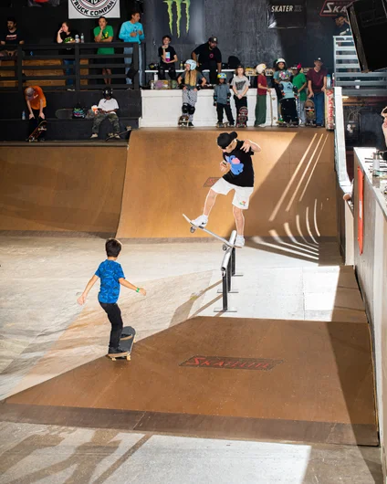 Brandon Reed kicking things off with a front blunt to fakie across the pyramid rail.

<!--harvestjam2022-->