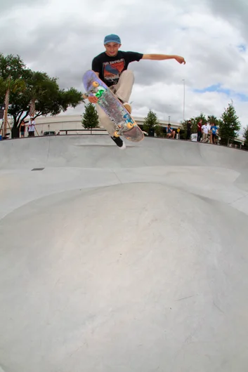 <!--brobowl2-->

Chase Espinosa planting some beans on this mound of concrete. Good form but i don’t think anything is going to grow.