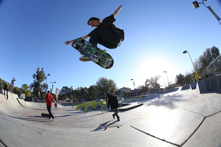 <!-- woodwardwest2013 -->

Day consists of registration and practice. I think Tyson Bowerbank won practice with this head high Ollie impossible.