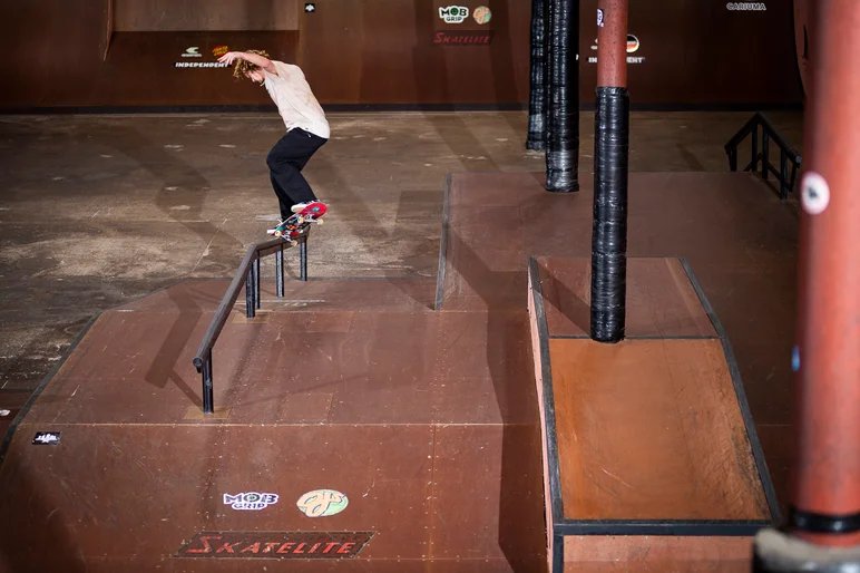 Alec Majerus pinches a loaf of a Front Crook down the thee rail.

<!--tampapro23day2-->