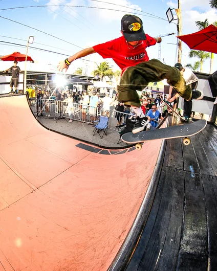 Mason Martin kicking it up a notch for the 9-12 division with a Kickflip Rock to Fakie 

<!--skatingacrossborders2023-->