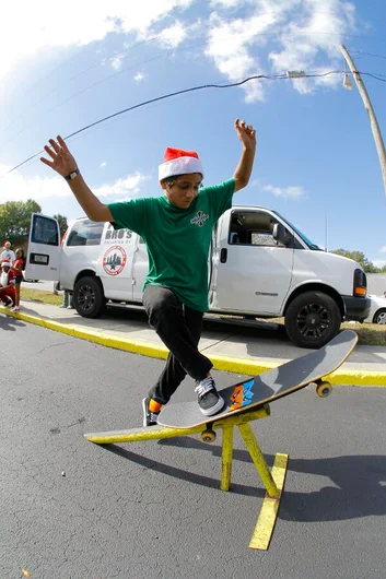 <!-- b4b2013dec -->

Ali Tawoosi skating this manly pole jam with a huge no comply jam.