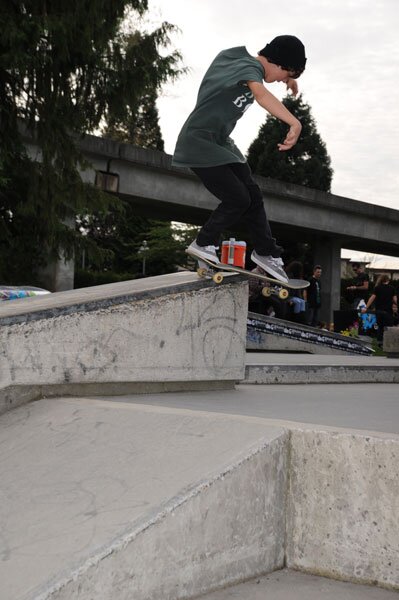 Damn Am Canada: Manchild back smith up