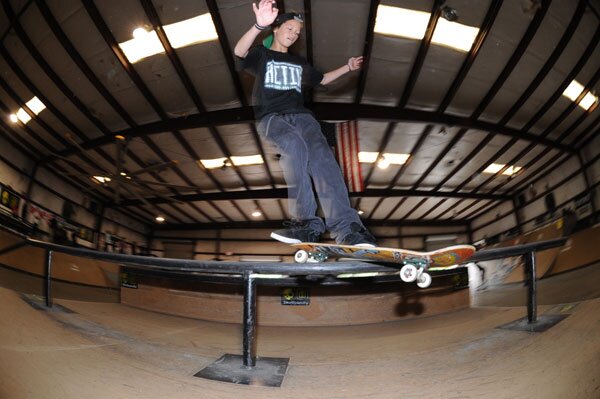 Justin Drysen - frontside feeble grind