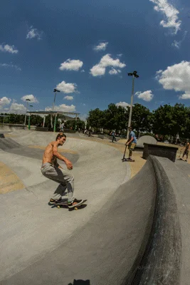 Here's Sebo Walker with a mellow-to-tight BS noseblunt.<!-- sllakai14 -->