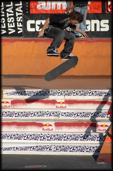 Taylor McClung - 360 flip, Tampa kit