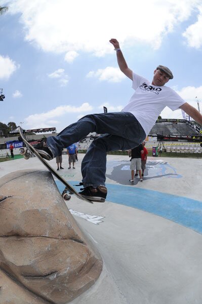 Maloof Money Cup Weekend: RP Bess front rock