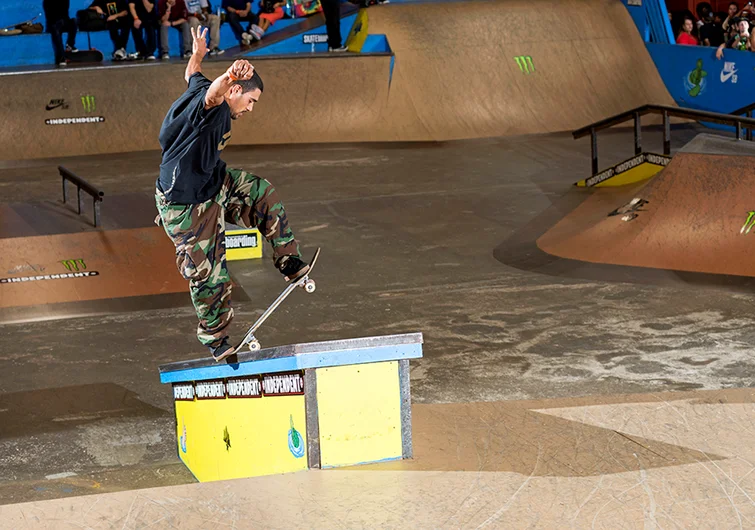 <!--pro17-finals-->

Super rad to see Tiago in Finals, even radder to witness these Switch Front Blunts down the Hubba virtually every try.