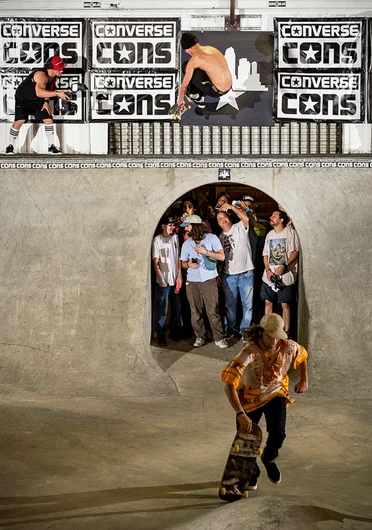 <!--am17-ccj-->

Steven ducks for cover while Cedric blasts a Finger-Flip Lien Tail.