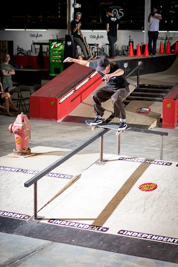 <!--dachi19finals-->

Marse again, Boardslide up n’ over.
