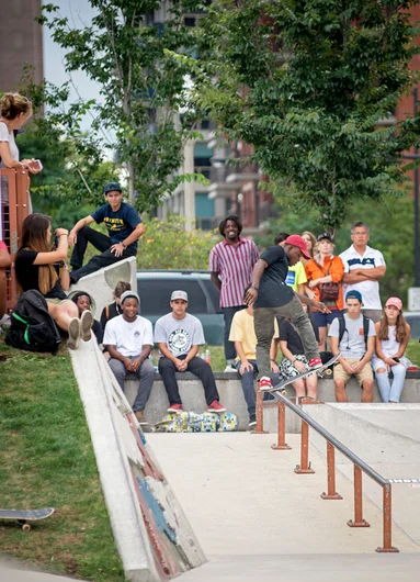 <!--da-chicago16-sat-->

Dashawn is always gonna come thru with some new shit.  Frontside Bluntslide transfer low to high.