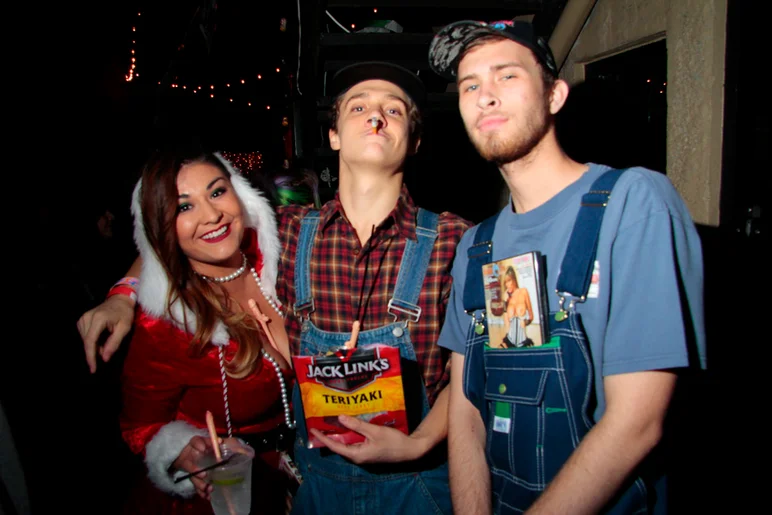 <!--brokexmas15-->

A couple of hicks out of place here. I see Tristan got a souvenir to take home with him.
