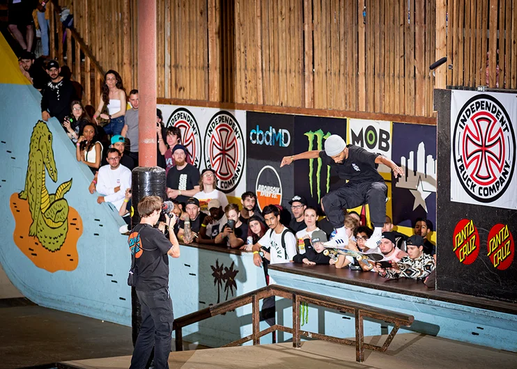 <!--pro20finals-->
Like a How To video, Maurio shows the crowd how to Kickflip into anything.
