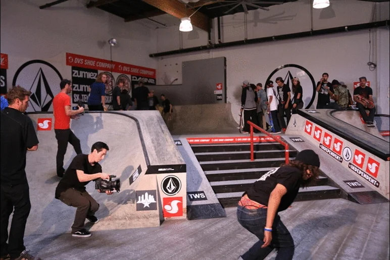 <!-- damnamvolcom14day3 -->

Franky Villani - Bigspin bennett grind